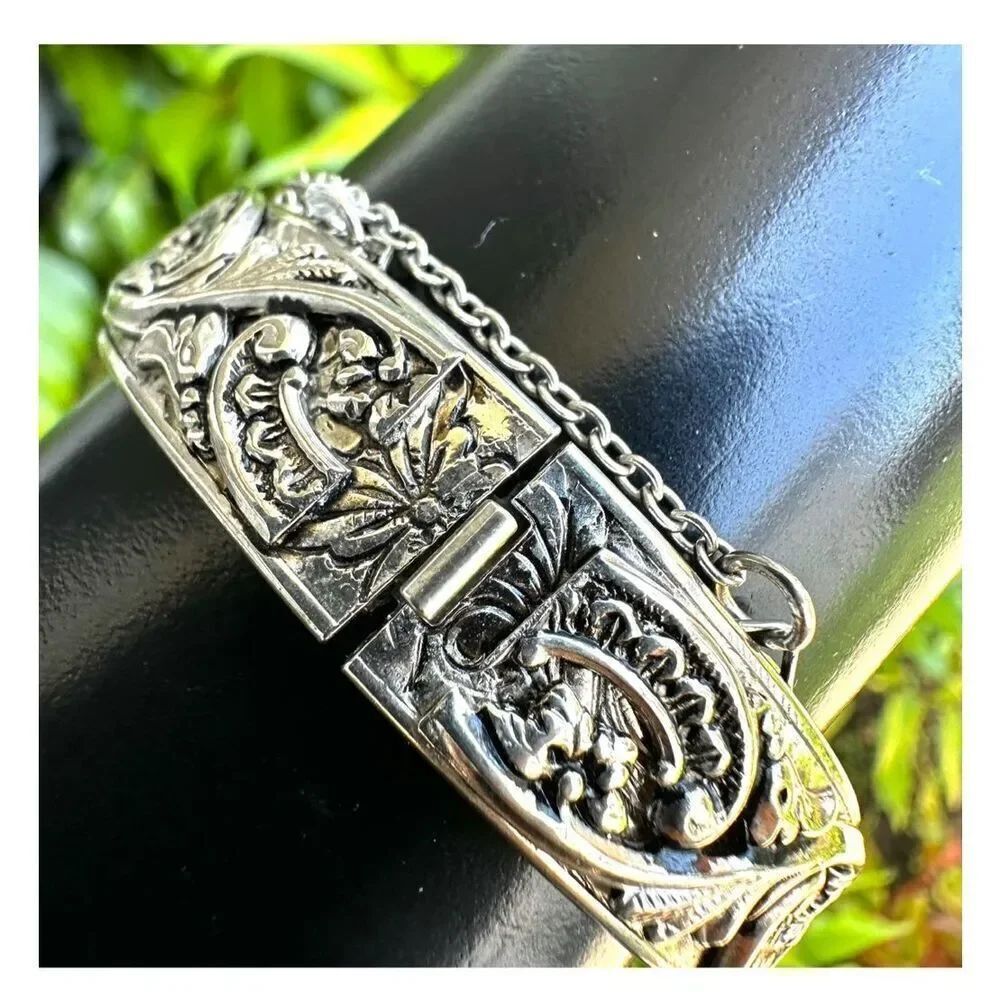 Silver tone vintage clamper bracelet - Picture 4 of 9